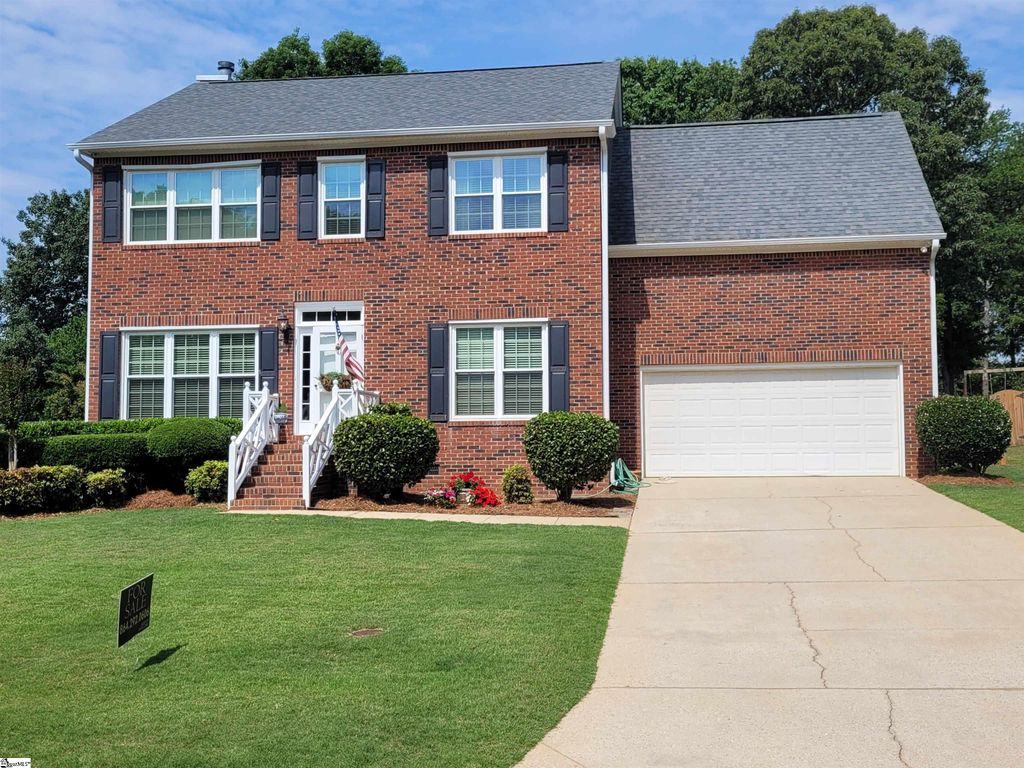 205 N Antigo Court, Greer, SC 29650