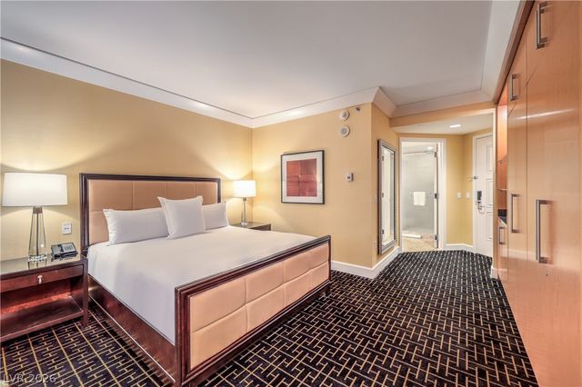 2000 Fashion Show Drive 5018, Las Vegas, NV 89109