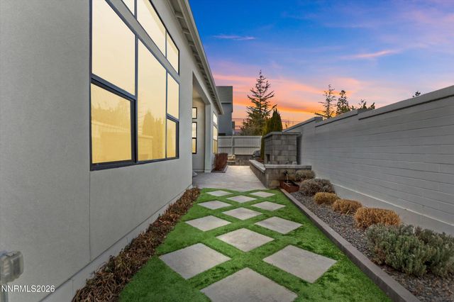 715 W Pleasant Oak Trail, Reno, NV 89511