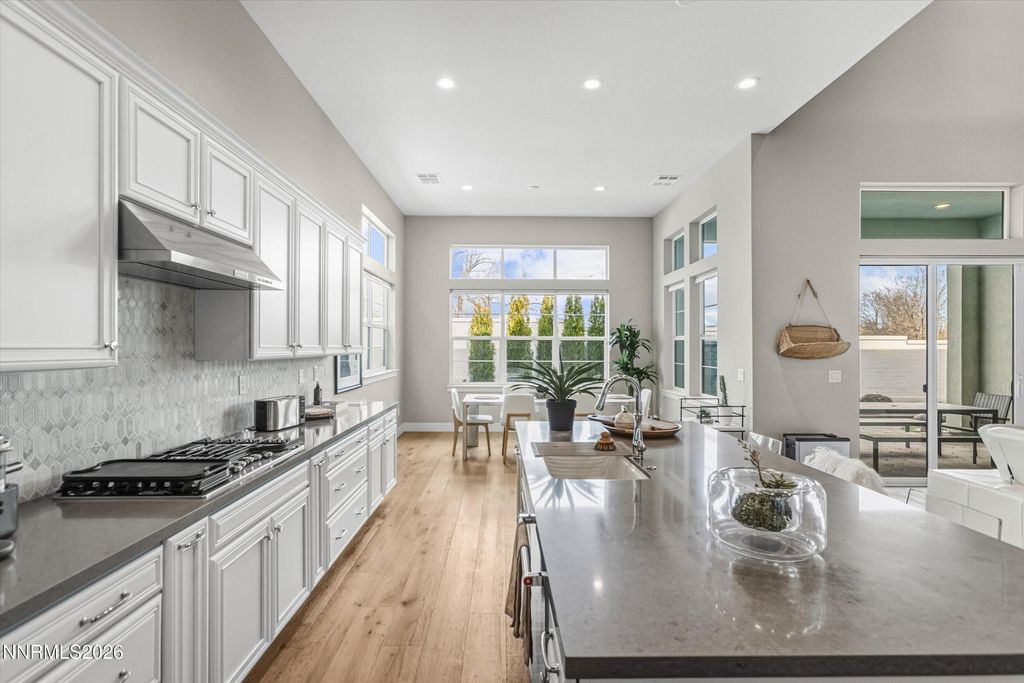 Image 10 of property listing at 715 W Pleasant Oak Trail, Reno, NV 89511