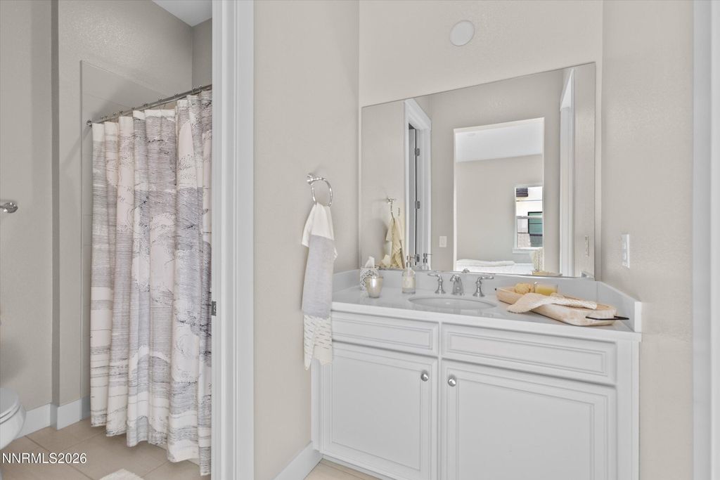 Image 33 of property listing at 715 W Pleasant Oak Trail, Reno, NV 89511