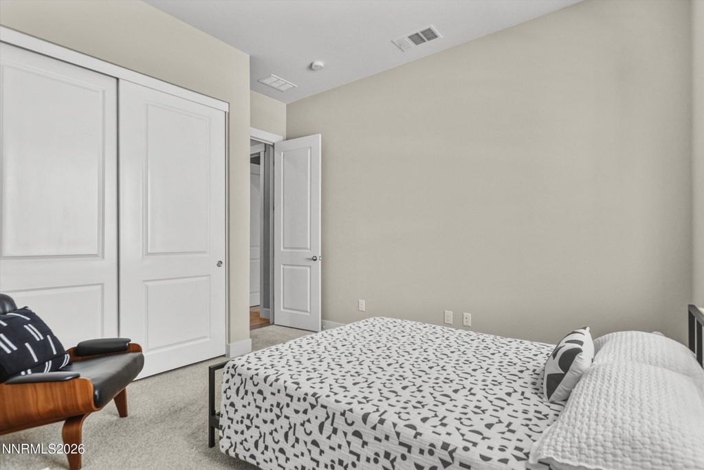 Image 36 of property listing at 715 W Pleasant Oak Trail, Reno, NV 89511