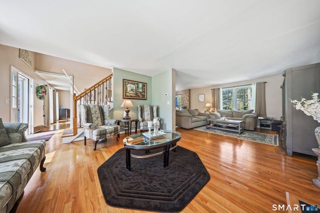 10 Fawn Meadow Drive, Naugatuck, CT 06770