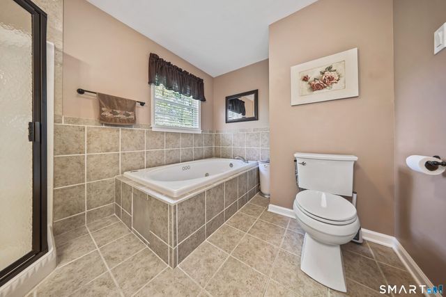 10 Fawn Meadow Drive, Naugatuck, CT 06770