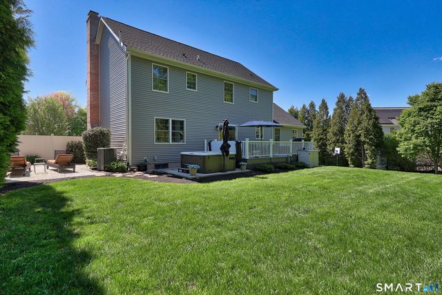 10 Fawn Meadow Drive, Naugatuck, CT 06770