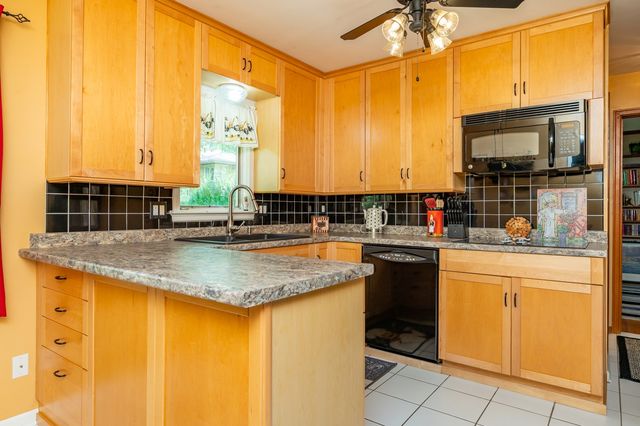 7516 College Drive, Windsor Heights, IA 50324