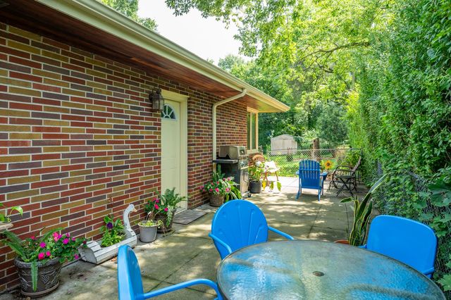 7516 College Drive, Windsor Heights, IA 50324