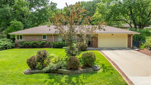 7516 College Drive, Windsor Heights, IA 50324