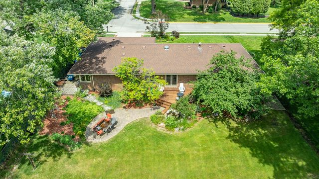 7516 College Drive, Windsor Heights, IA 50324
