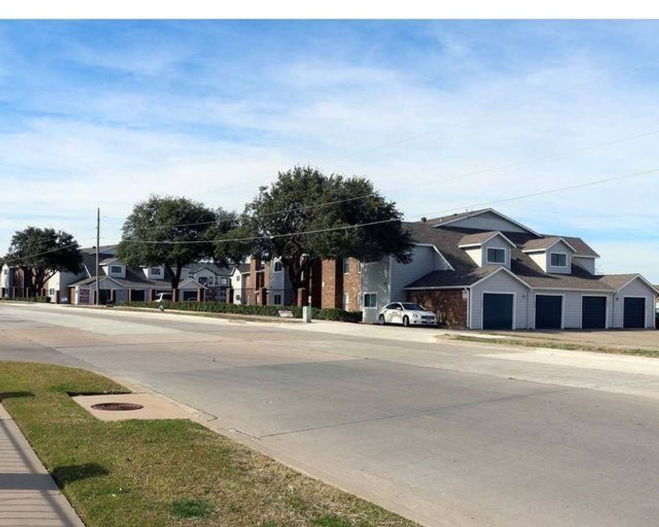141 Valley View Drive 1Bed1Bath, Lewisville, TX 75067