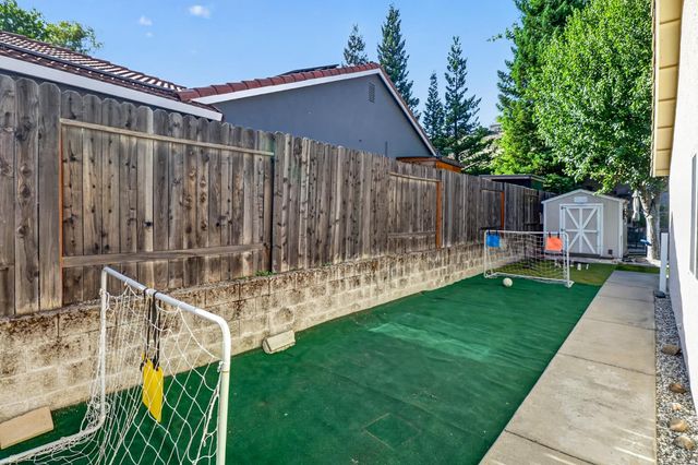 2308 Stefanie Ct, Rocklin, CA 95765
