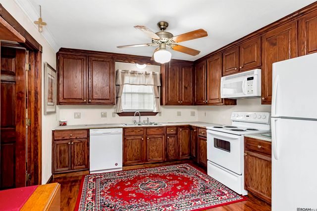 8463 Phillips Rd, St Amant, LA 70774