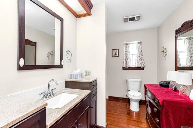 8463 Phillips Rd, St Amant, LA 70774