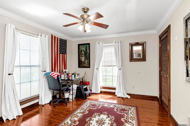 8463 Phillips Rd, St Amant, LA 70774