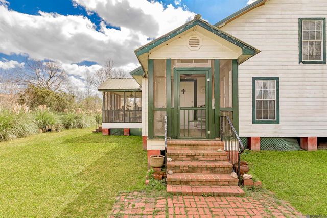 8463 Phillips Rd, St Amant, LA 70774