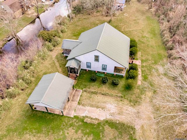 8463 Phillips Rd, St Amant, LA 70774