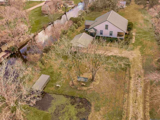 8463 Phillips Rd, St Amant, LA 70774