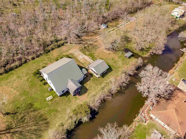 8463 Phillips Rd, St Amant, LA 70774