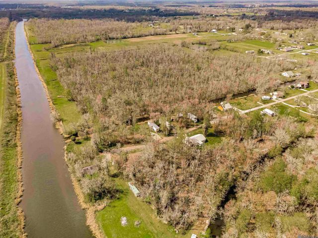 8463 Phillips Rd, St Amant, LA 70774