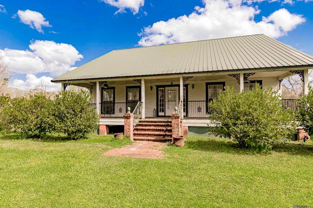 8463 Phillips Rd, St Amant, LA 70774