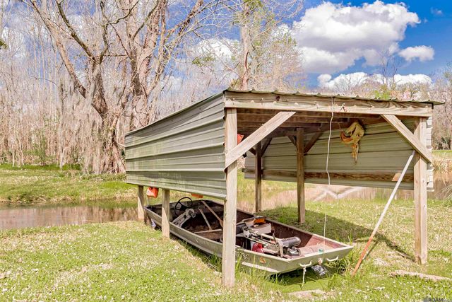 8463 Phillips Rd, St Amant, LA 70774