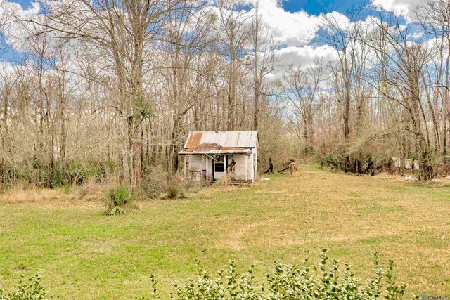 8463 Phillips Rd, St Amant, LA 70774