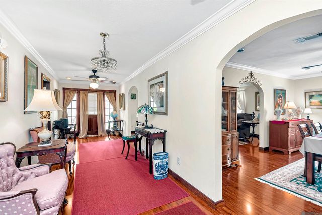 8463 Phillips Rd, St Amant, LA 70774