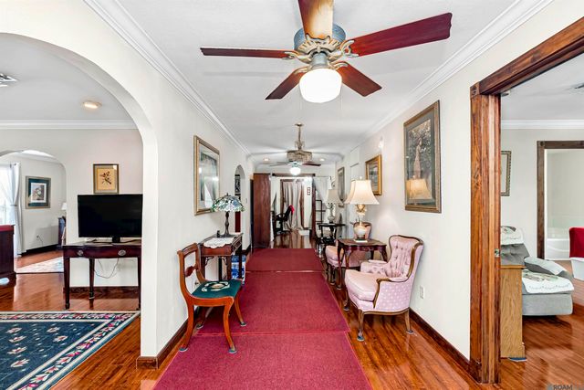 8463 Phillips Rd, St Amant, LA 70774