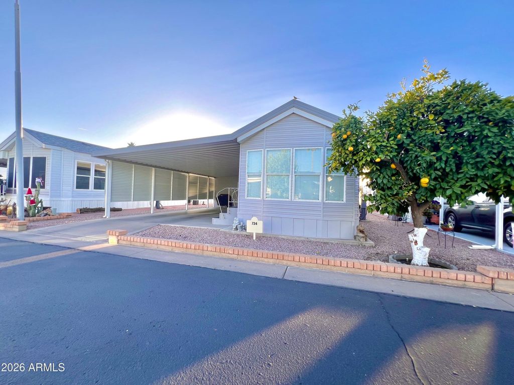 111 S GREENFIELD Road 724, Mesa, AZ 85206 — photo 2