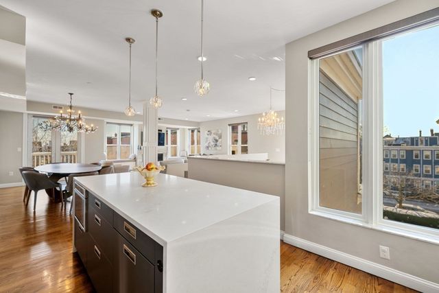 928 E Broadway 9, Boston, MA 02127