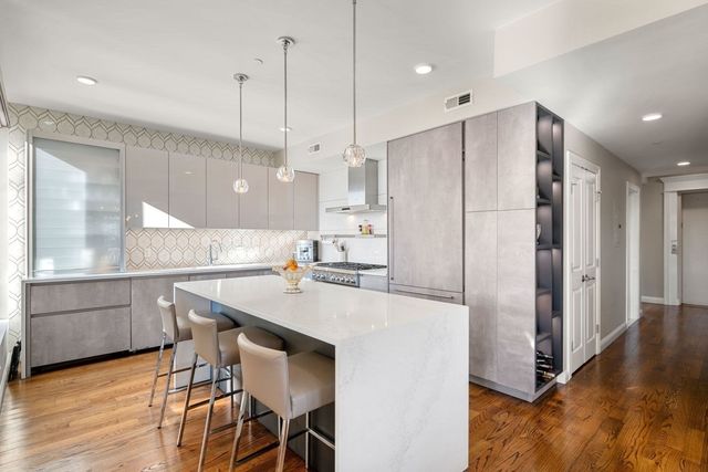 928 E Broadway 9, Boston, MA 02127