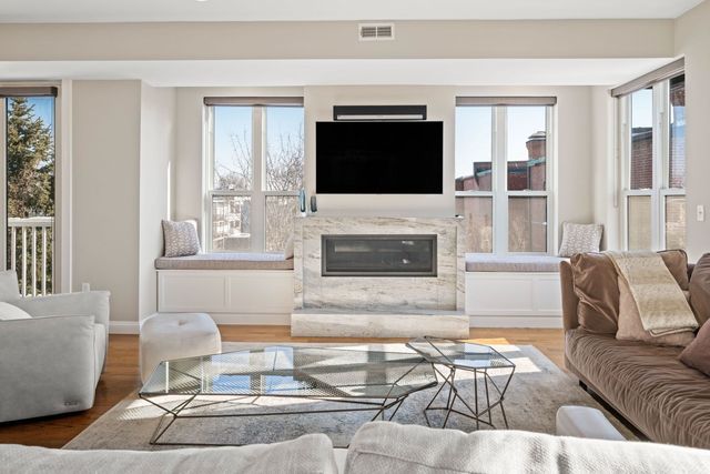 928 E Broadway 9, Boston, MA 02127
