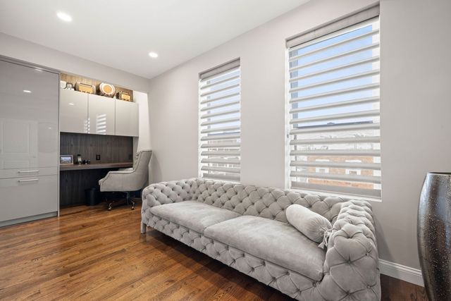 928 E Broadway 9, Boston, MA 02127