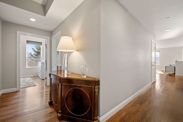 928 E Broadway 9, Boston, MA 02127