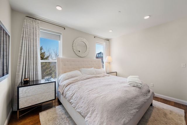 928 E Broadway 9, Boston, MA 02127