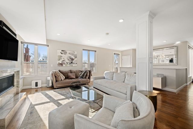 928 E Broadway 9, Boston, MA 02127