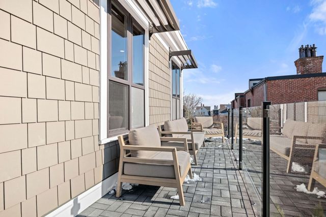 928 E Broadway 9, Boston, MA 02127