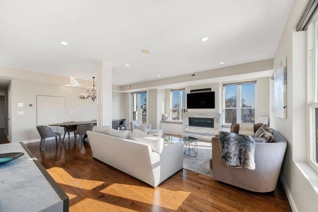 928 E Broadway 9, Boston, MA 02127