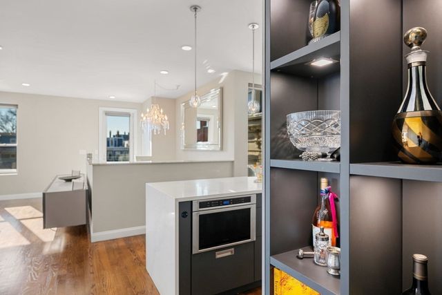 928 E Broadway 9, Boston, MA 02127
