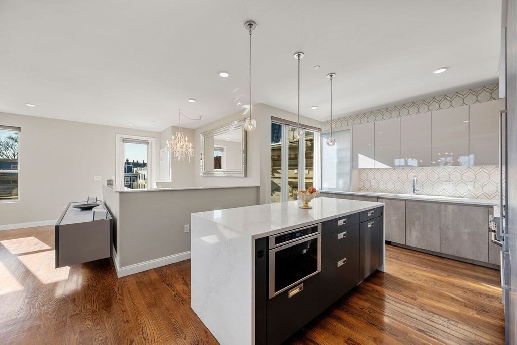 928 E Broadway 9, Boston, MA 02127