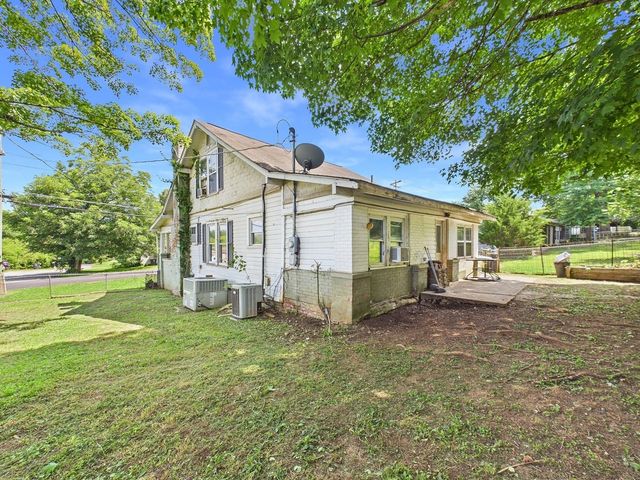 812 Eastanallee Ave, Athens, TN 37303