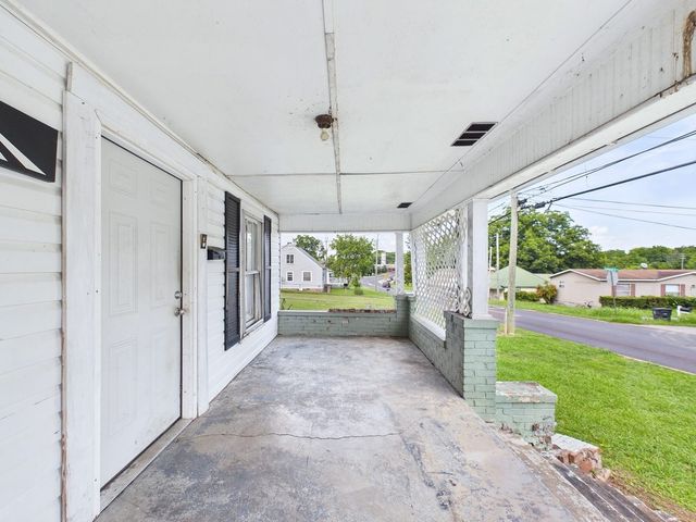 812 Eastanallee Ave, Athens, TN 37303