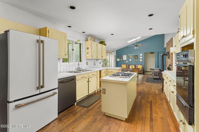 95 Holmes Mill Road, Upper Freehold, NJ 08501