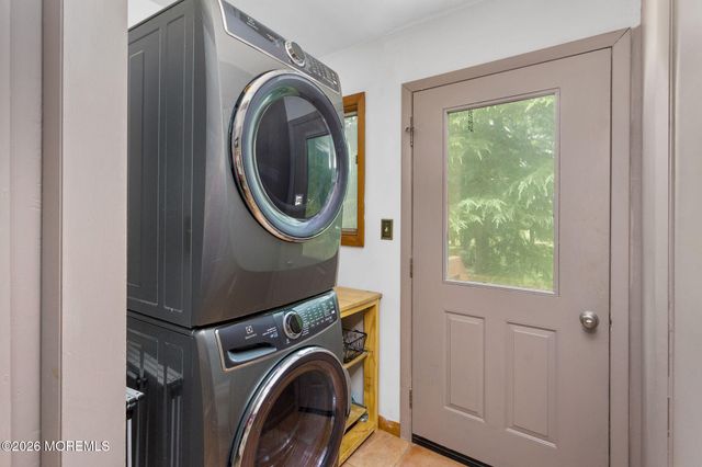 95 Holmes Mill Road, Upper Freehold, NJ 08501