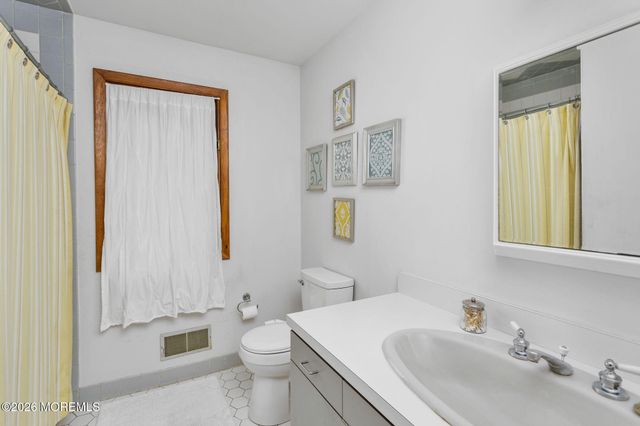 95 Holmes Mill Road, Upper Freehold, NJ 08501