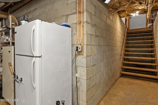 95 Holmes Mill Road, Upper Freehold, NJ 08501