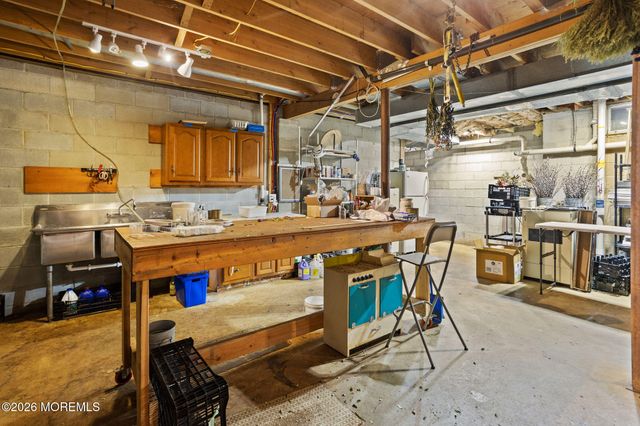 95 Holmes Mill Road, Upper Freehold, NJ 08501