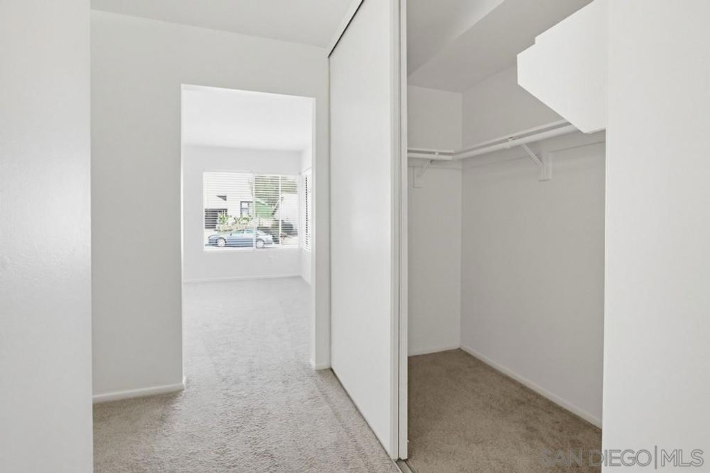 Image 17 of property listing at 321 Skyridge Ln, Escondido, CA 92026