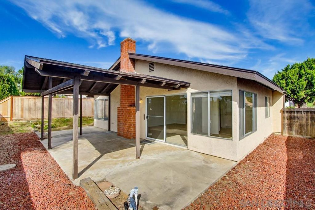 Image 20 of property listing at 321 Skyridge Ln, Escondido, CA 92026