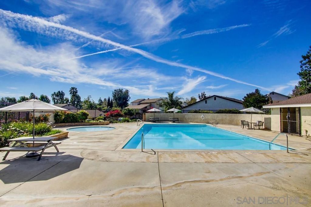 Image 23 of property listing at 321 Skyridge Ln, Escondido, CA 92026